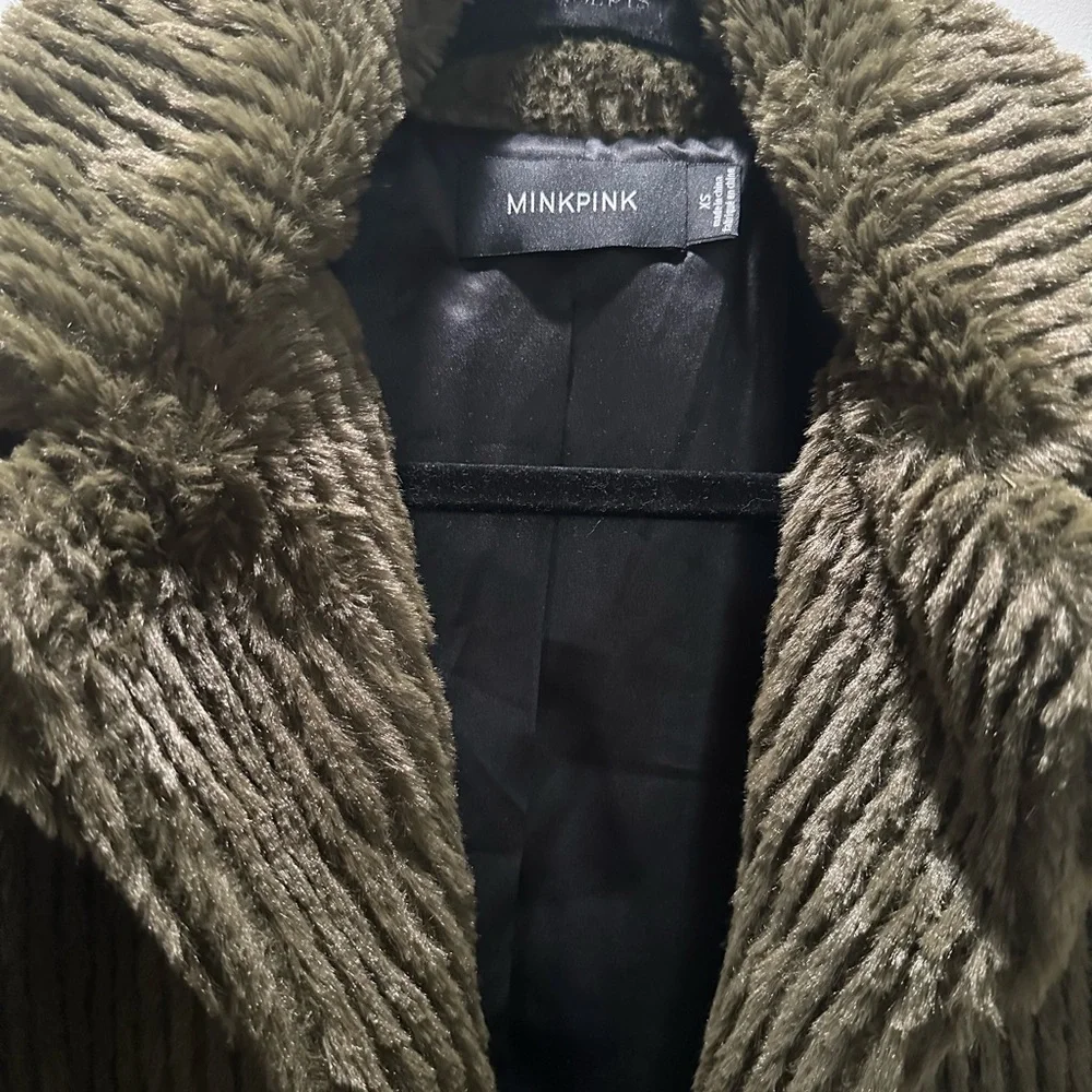 MINKPINK Olive Green Faux Fur Jacket 🫒 - Picture 3 of 3